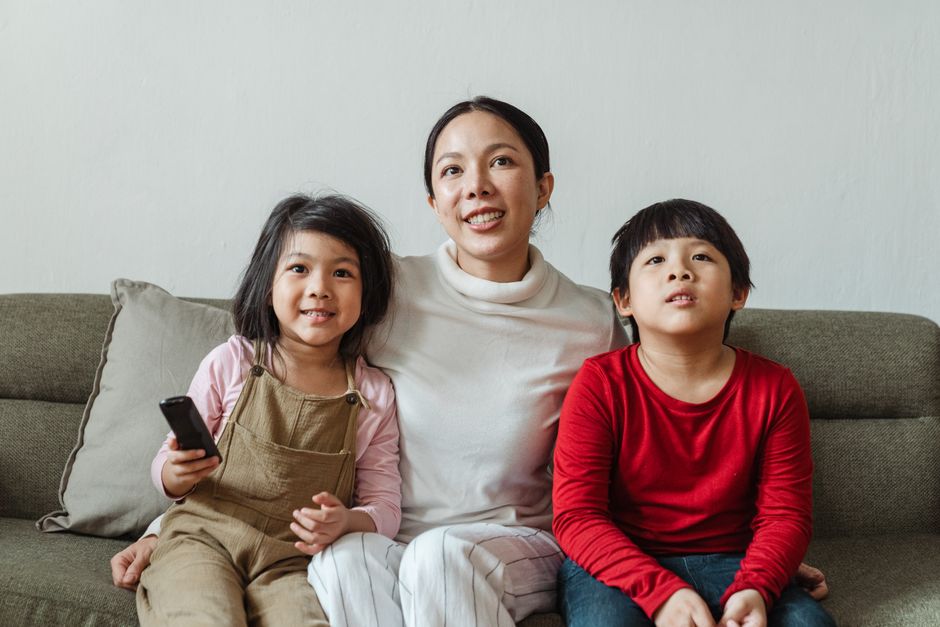 Cả nhà cùng xem phim hoạt hình